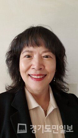 노영희(시인)서정여성문인회 회장화성시 은빛독서나눔이