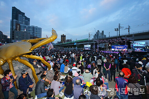 올해 9월 개최되는 남동구 ‘제23회 소래포구축제’가 K-컬처 관광이벤트 100선에 선정됐다. 사진은 소래포구축제 전경.