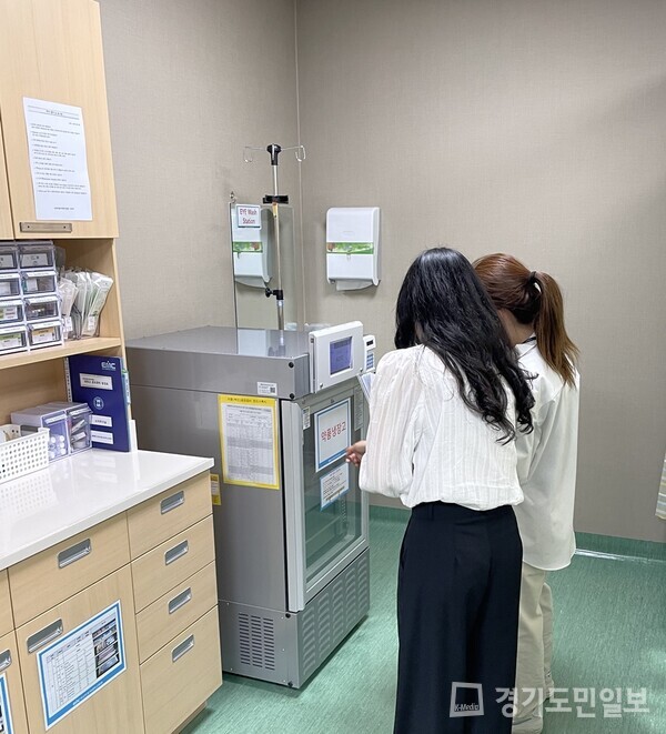 의정부시보건소가 예방접종 위탁의료기관에 대한 방문점검을 벌이고 있다.