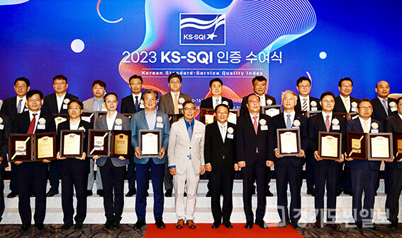 화성시가 한국표준협회 주관 2023년 ‘한국서비스품질지수(KS-SQI)’ 행정 서비스 부문에서 3년 연속으로 경기도 1위를 달성했다. 