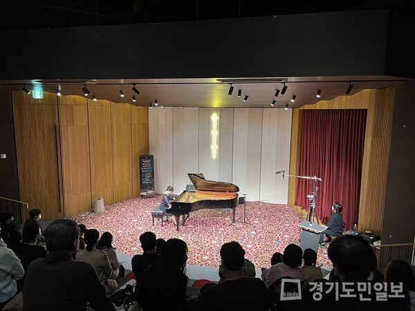 의정부음악도서관이 피아노 부문 영아티스트 콘서트를 펼치고 있는 모습.