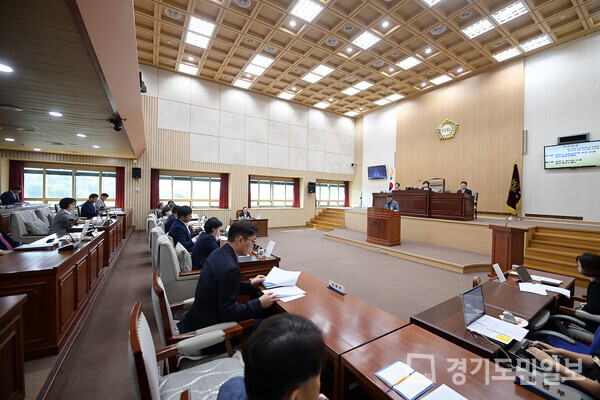 연천군의회 제279회 임시회가 개회되고 있다.