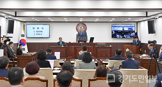 제324회 동두천시의회 임시회가 개회되고 있다.   