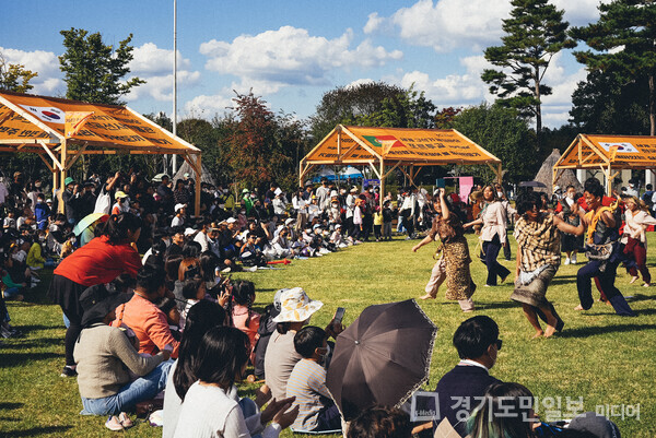 연천군 지역 대표 축제인 ‘연천 구석기 축제’가 열리고 있는 모습.