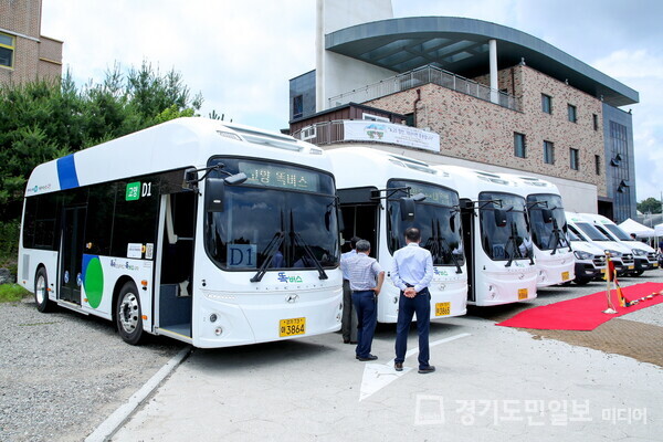 고양특례시가 대중교통 소외지역인 덕은·향동지구에 시민들의 이동권 보장을 위한 고양똑버스(DRT) 7대를 도입하기로 했다. 