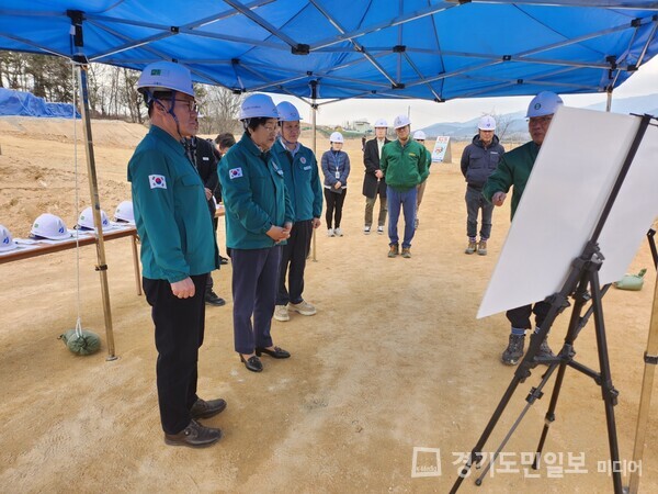 김경희 이천시장이 해빙기 대비 중대재해 예방을 위한 안전점검에 나섰다. 