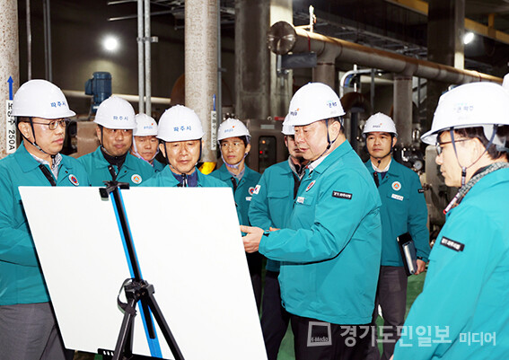 김경일 파주시장이 운정호수공원 물순환 시스템 사업장 현장 확인에 나섰다. 