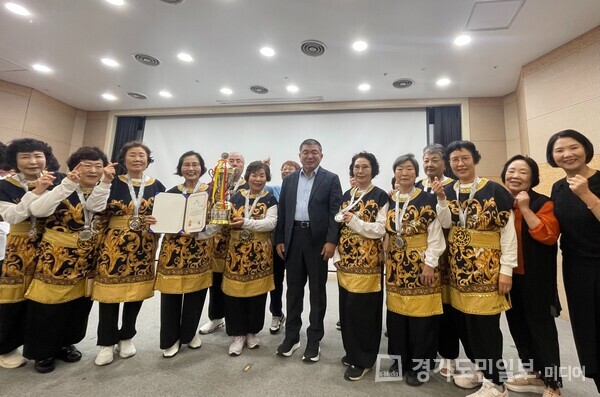 ‘제2회 인천광역시 서구청장배 국학기공대회’에서의 은상 수상 기념사진.