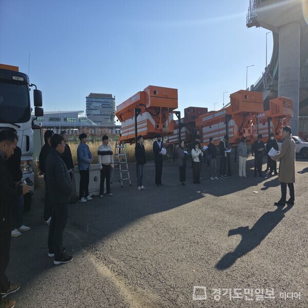 인천 서구가 ‘이면도로 제설 관련 각 동 행정복지센터 담당자 교육’을 진행하고 있다.