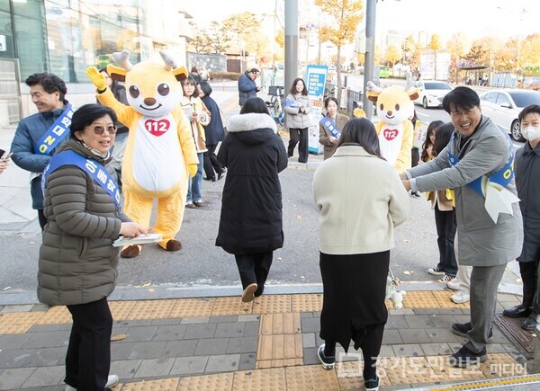인천 서구가 ‘제19회 아동학대 예방의 날’을 맞아 아동학대 예방 합동 캠페인을 실시하고 있다.